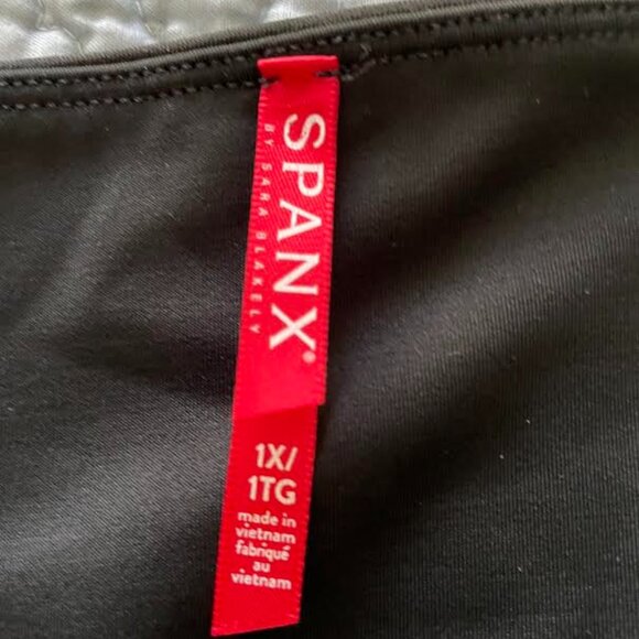 Spanx Camo Faux Leather Leggings Size 1X - Picture 3 of 3